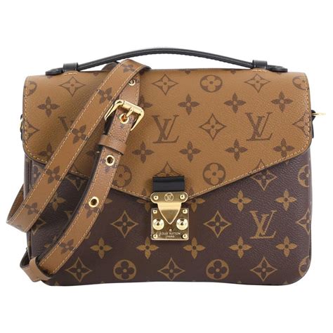 lv pochette metis reverse